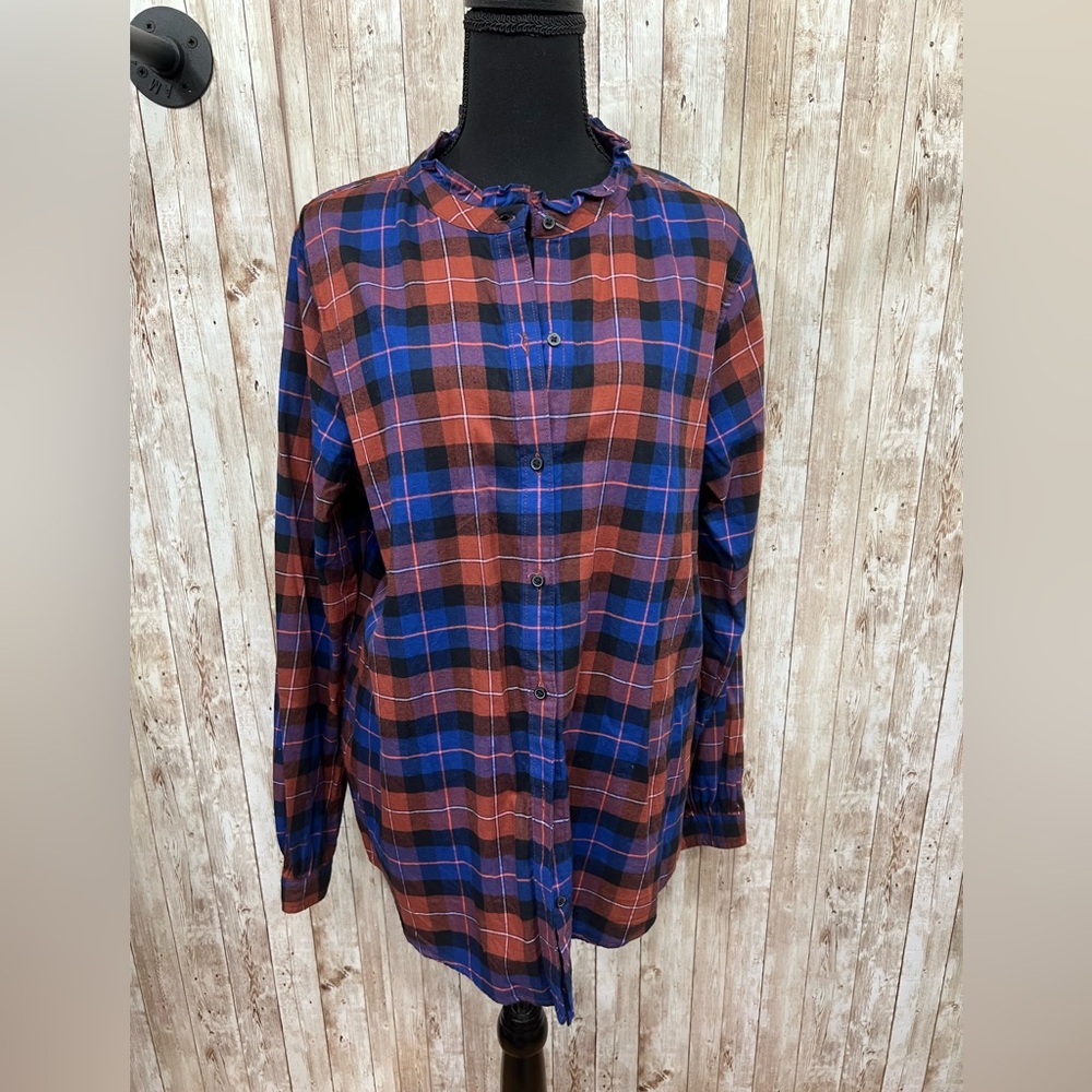Amazon Essentials Blue and Red Plaid Button Down‎ Shirt